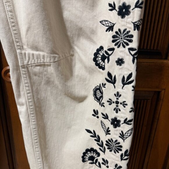 Driftwood Barbara Cream Barrel Jeans Black Embroidery Button Fly 30 (34) - Picture 2 of 6